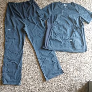 Maternity scrub set